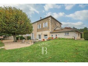 Maison de luxe à vendre à Maubec