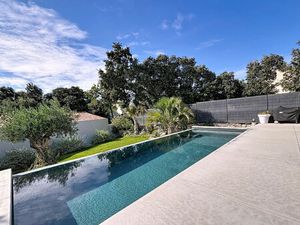 Villa de luxe à vendre à Parignargues