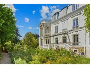 Maison 7 pièces 275 m²