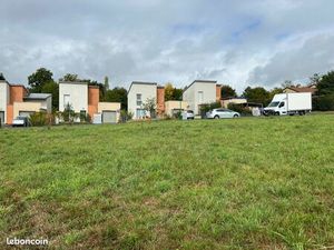 Terrain 627 m² Naucelles