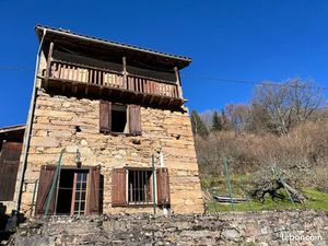 Maison typique d'Ariège avec jardin
