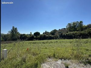 Terrain 1564 m² Clermont-le-Fort