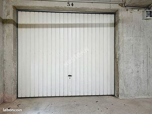 Parking/box 1 pièce 16 m²