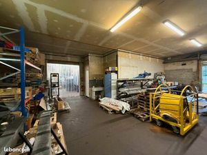 Local d'activité 385 m²
