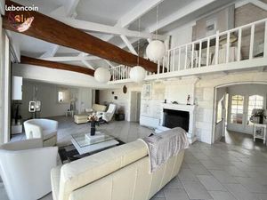 Maison 7 pièces 230 m²