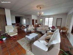 Maison 10 pièces 300 m²