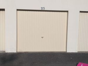 Garage fermé sécurisé