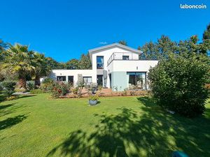 Propriété 5 pièces 186 m²