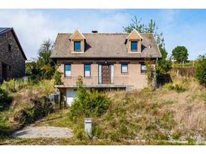 Maison 4 façades 2 à 3 chambres à rénover avec jardin et gar