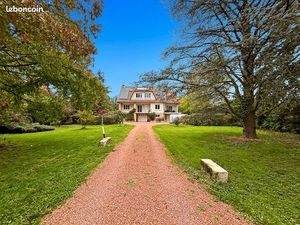 Propriété 7 pièces 200 m²