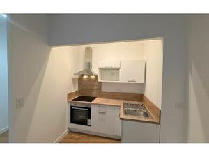 Location appartement  57.64 m² T-3 à Marcillac-Vallon  570 €
