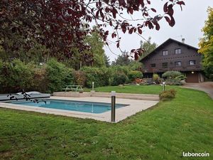 Maison 8 pièces 240 m²