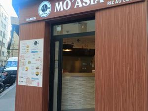 Paris 17e - Restaurant avec extraction 250mm + logement + terrasse à céder