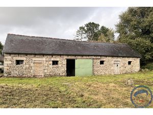 Locronan  longère + terrain constructible de 740 m2