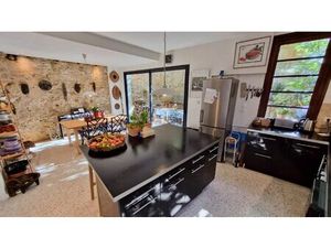 Maison indépendante atypique de 3 chambres avec jardin  terrasse et possibilité de créer u