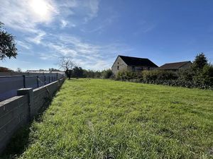 Vente terrain 1052 m² à Doyet (03170)  23 000 €