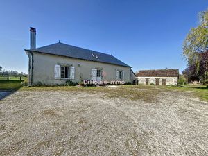 Propriété idéale pour les amoureux de chevaux  4 6 hectares avec Longère  maison d'ami  gr