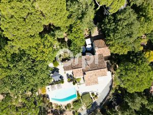 Vente immeuble 10 pièces 237.3 m² à Montauroux (83440)  1 549 000 €