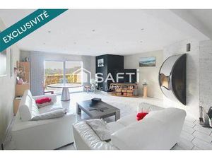 Maison de Type 7 sur 24 ares de terrain