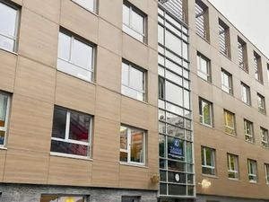 Location locaux professionnels 77 m² à Clichy (92110)  2 106 €