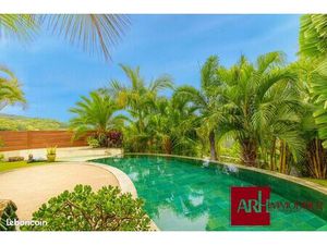 Maison 4 pièces 245 m²