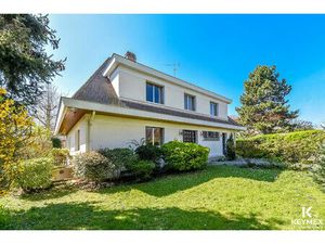 Maison familiale  fort potentiel   à 2 pas du Lac d'Enghien!