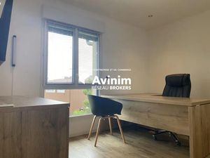 Bureaux sur la RD a Montauroux