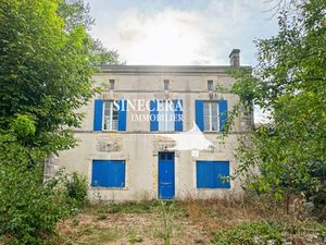 Grande maison de caractère à proximité de Bourg-du-Bost fo