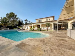 Vente maison 8 pièces 272 m² à Roquebrune-sur-Argens (83520)  1 510 000 €