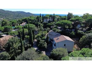 Vente propriété 7 pièces 240 m² à La Croix-Valmer (83420)  2 300 000 €