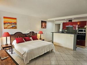 Vente appartement 1 pièce 55 m² à Saint-François (97118)  185 000 €