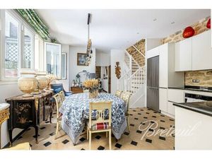 Maison de luxe à vendre dans le quartier Ecole Militaire