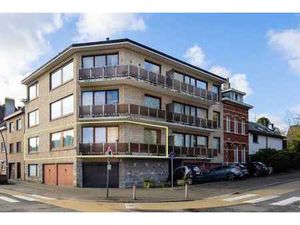 Appartement rénové avec 2 chambres