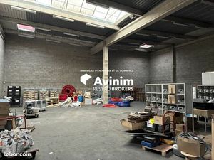 Local 446 m² Vitrolles