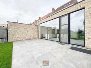 Maison 4 façades prête à emménager avec jardin ensoleillé et