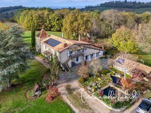 Domaine en pierre avec dépendances et 5 hectares de nature – Monbazillac (24240)