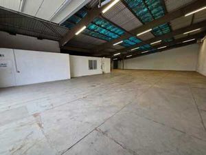 À louer – Entrepôt de 650 m² avec 120 m² de bureaux – Waremm