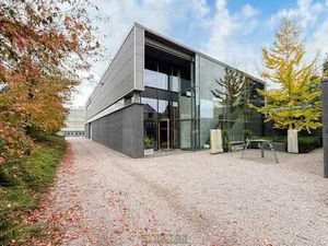 Te koop  Moderne KMO-unit met polyvalente indeling en par...