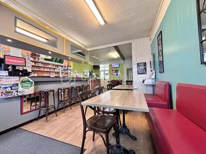 Vente locaux professionnels à Roeulx (59172)  119 000 €