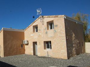 Maison en pierre entièrement rénovée  3000 m² de terrain