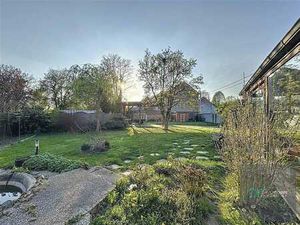 OPTION! Vaste maison avec partie professionnelle