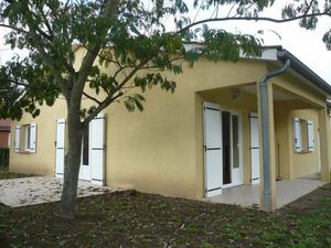 Location maison 4 pièces 100 m² à Bressols (82710)  925 €