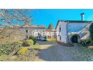 Maison en pierres  dépendances et gîte possible