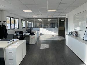 Vente bureau NEUILLY PLAISANCE 703 m²