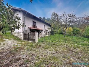 Vente maison 6 pièces 134 m² à Claveisolles (69870)  130 000 €