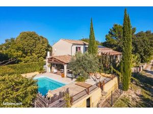 Maison 8 pièces 207 m²