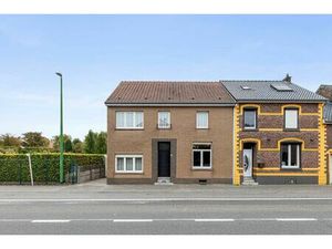 TE RENOVEREN GEZINSWONING MET GARAGE IN HET CENTRUM VAN GINGELOM