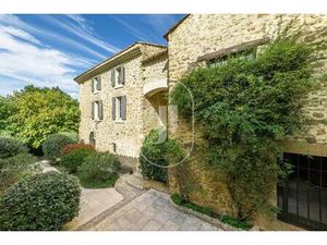 Mas en pierre avec gîtes à vendre proche de Beaumes de Venise