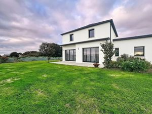 Vente villa 5 pièces 126 m² à Plougourvest (29400)  318 000 €