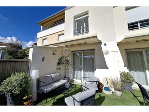 Vente maison 4 pièces 87 m² à Cessy (01170)  470 000 €